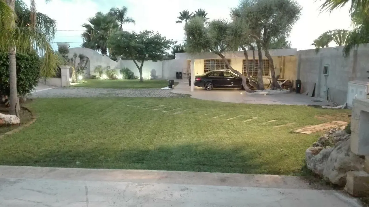 Garden Home Marsala Holiday home
